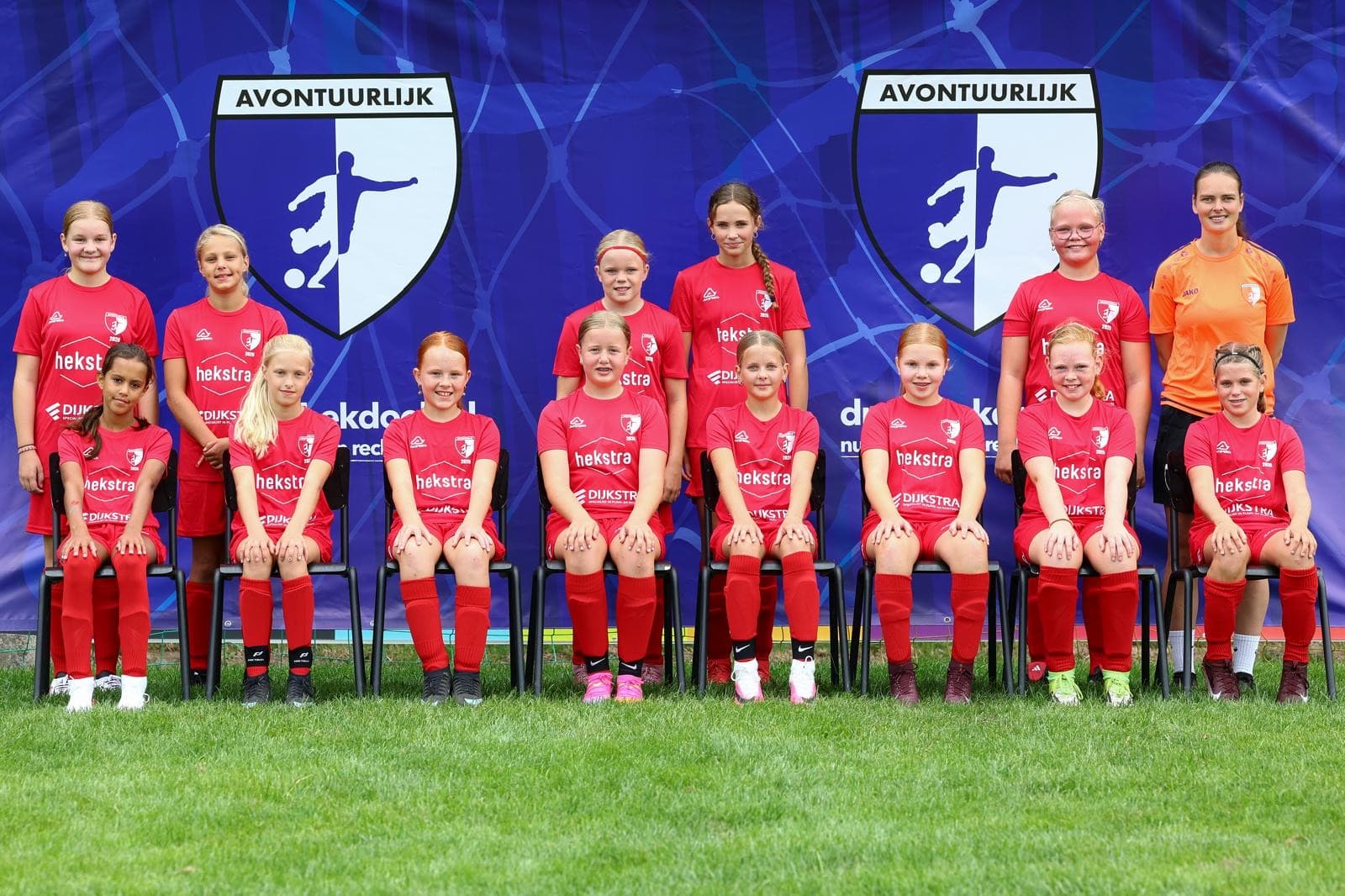 Teamfoto van voetbalschool Avontuurlijk voor een groot bedrukt spandoek