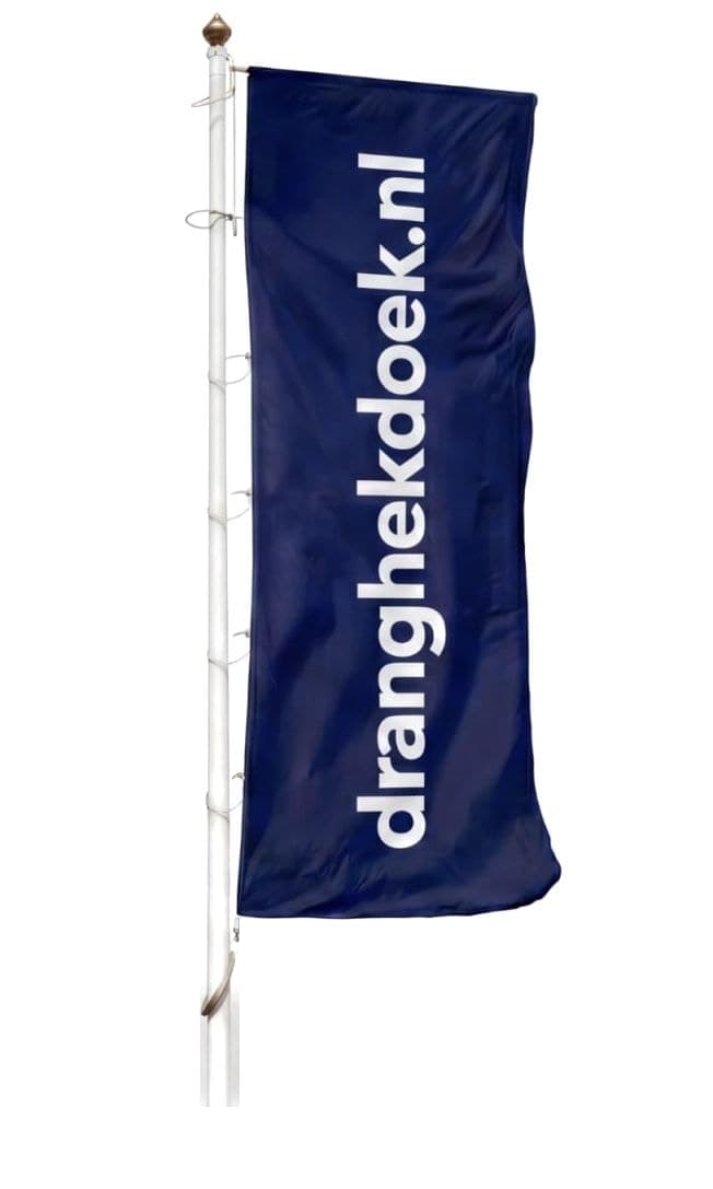 Baniervlag van Dranghekdoek.nl in een vlaggenmast