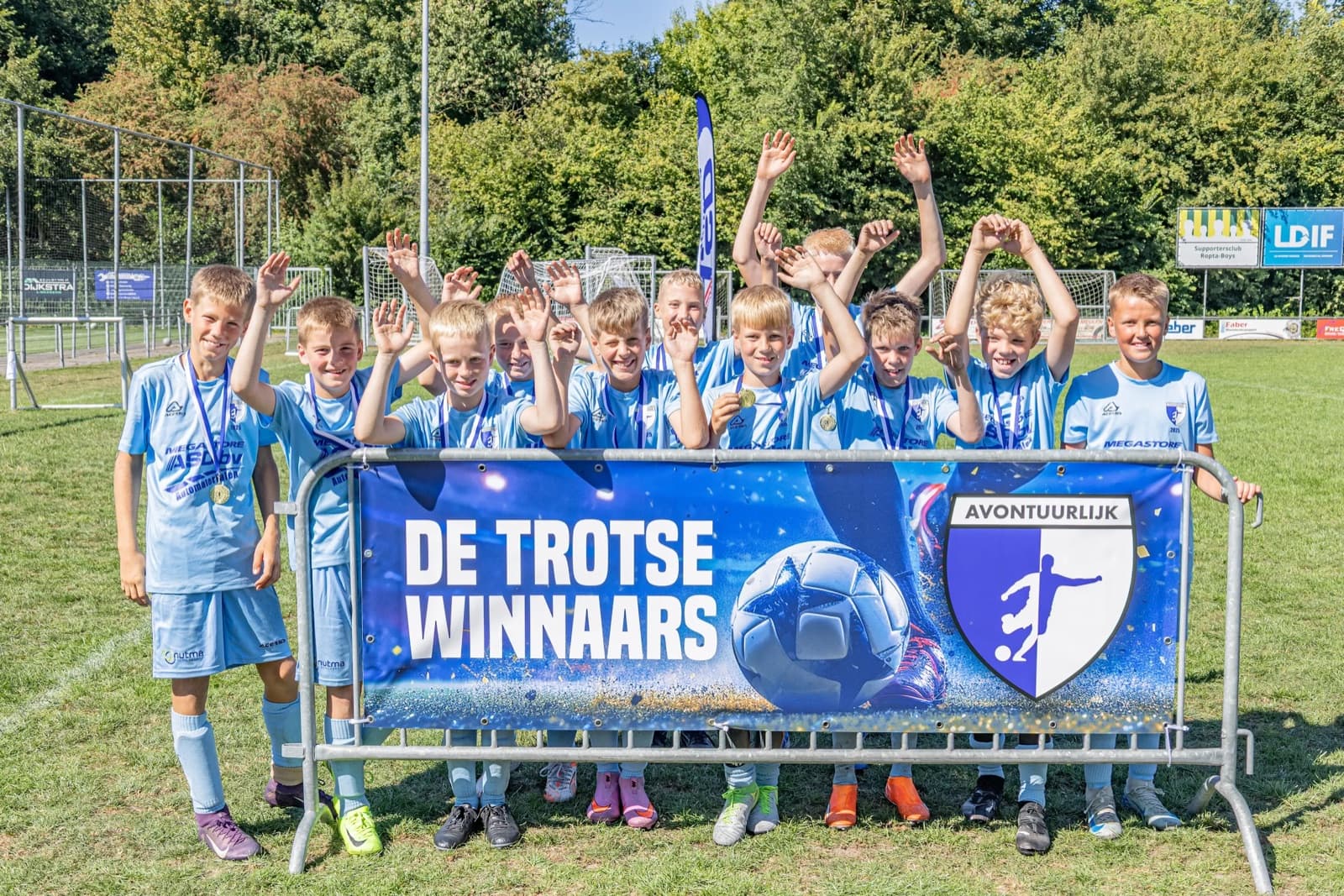 Voetbalschool Avontuurlijk met het dranghekdoek De Trotse Winnaars